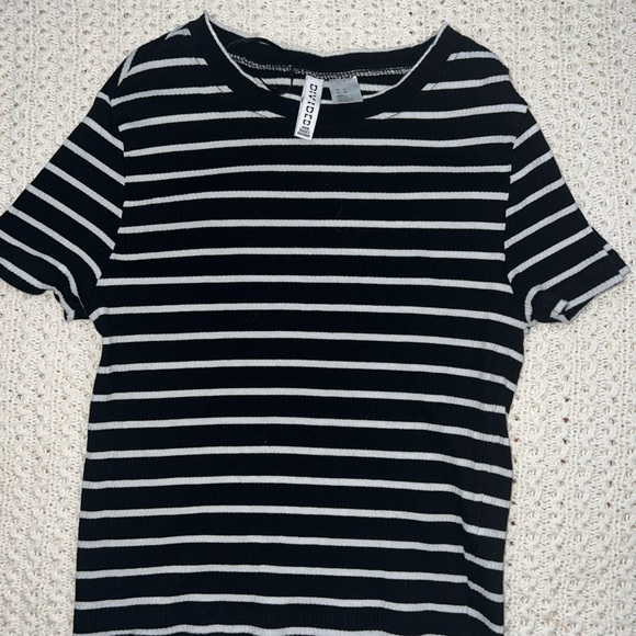 H&M Monochrome Striped Short Sleeve Tee - Picture 1 of 7